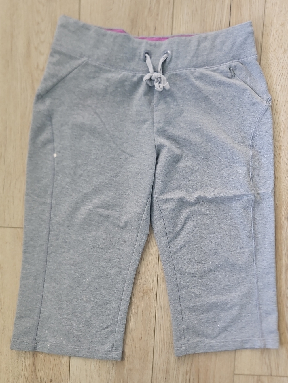 Cotton Blend Athletic Capris Heathered Gray Zip Pocket Drawsting Elastic Waist